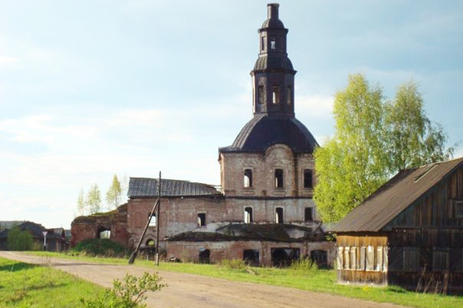 Кировская подосиновский. Село Шолга Подосиновского района Кировской области. С Шолга Подосиновский район Церковь. Храм Сергия Радонежского Демьяново Подосиновский район. Головино Кировская область Подосиновский район.