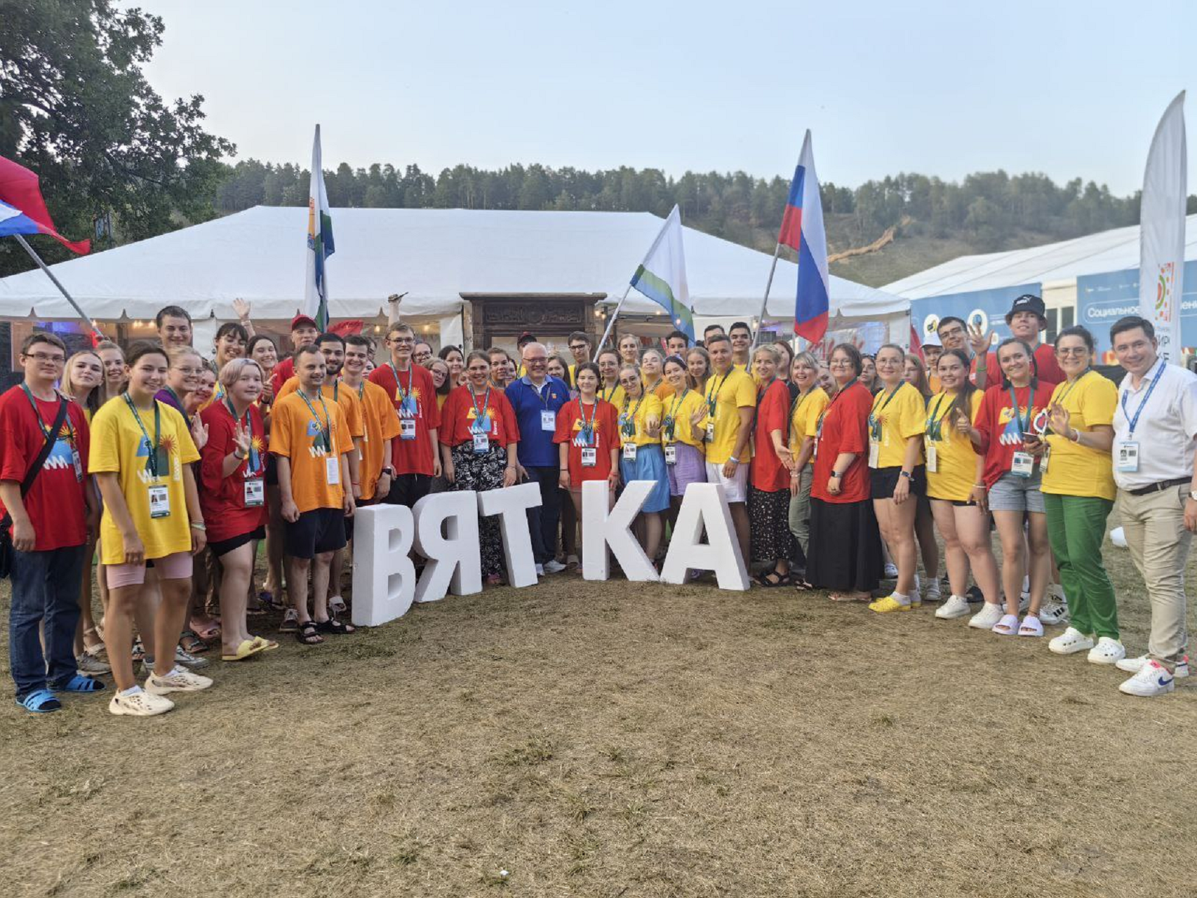 Студенты и выпускники ВятГУ вместе с губернатором Кировской области присоединились к флешмобу в честь легендарного морпеха